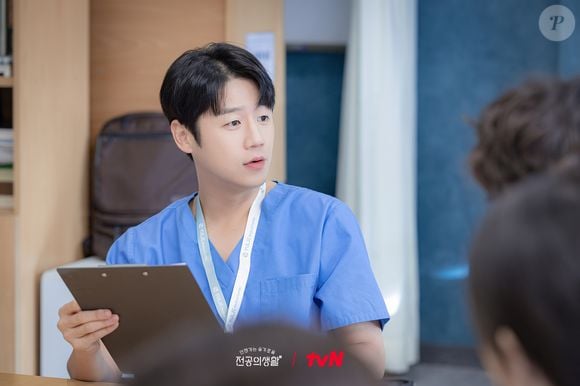 Atualmente no TOP 10 da Netflix, 'Resident Playbook' vai te encantar de primeira - e aqui vão 4 motivos para assistir ao dorama