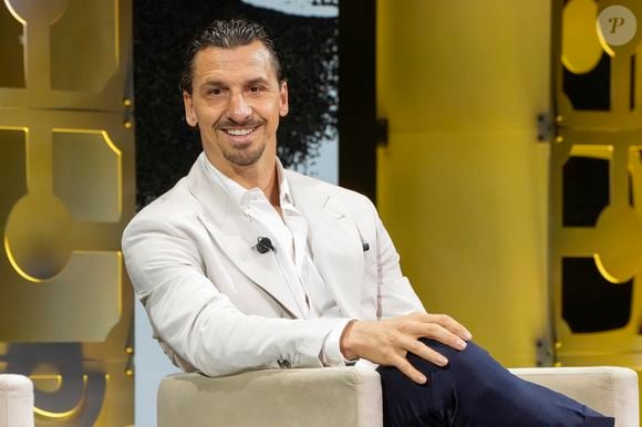Zlatan Ibrahimović reagiu ao novo corte de cabelo de Erling Haaland durante uma chamada de vídeo publicada pelo atacante norueguês no YouTube