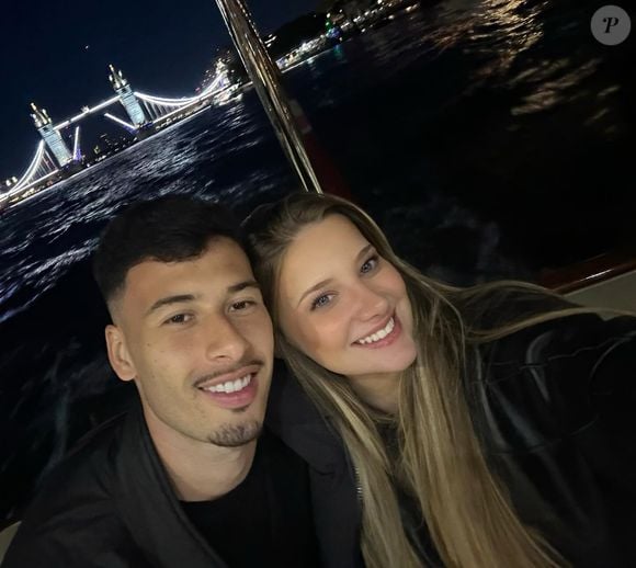 Gabriel Martinelli e Isabella Rousso já estavam juntos na Copa 2022, no Catar
