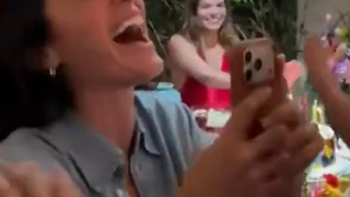 O cunhadão já é de casa! Shawn Mendes prestigia aniversário de 24 anos da irmã de Bruna Marquezine, Luana, em festa íntima no Rio; vídeo