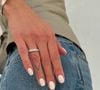 Branco leitoso: o resultado é uma manicure sofisticada, discreta e extremamente elegante, que realça o bronzeado de forma natural e sem exageros.