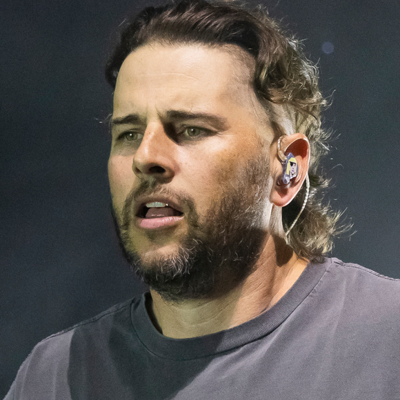 'Não tenho interesse em enviar uma mensagem neutra': o posicionamento político que fez vocalista do Avenged Sevenfold perder MILHARES de seguidores antes do Rock in Rio 2026