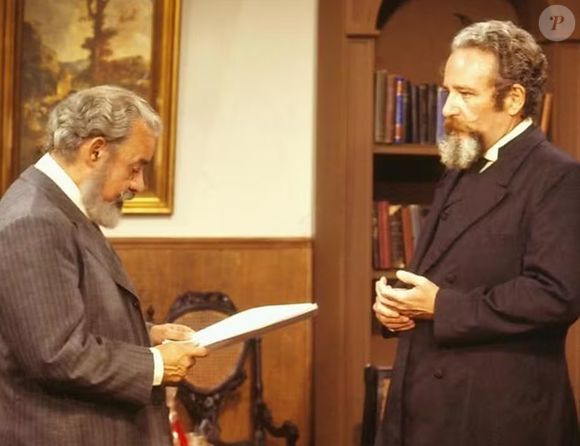 Nas novelas 'Rainha da Sucata' e 'A Viagem', Carlos Kroeber fez participações especiais, indo de um conde a um juiz