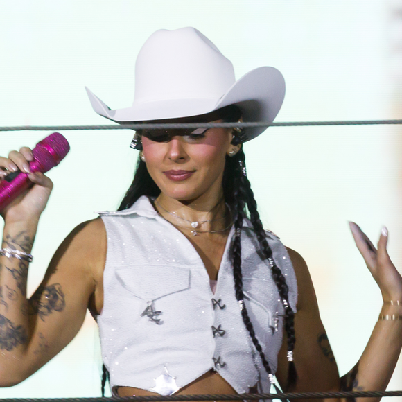 Debochada, Ana Castela reage à alfineta de fã de Virgínia após fim do namoro com Zé Felipe: 'Agora, posso...'