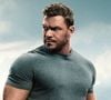 'Eu destruí meu corpo': aos 43 anos, Alan Ritchson, de 'Reacher', revela ter usado testosterona após ganhar 30 kg de músculos em 8 meses; entenda