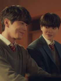 Estou obcecado pelo novo dorama da Netflix: essa série coreana de 12 episódios, estrelada por Song Kang, coloca a rivalidade e o descobrimento do primeiro amor no centro de tudo