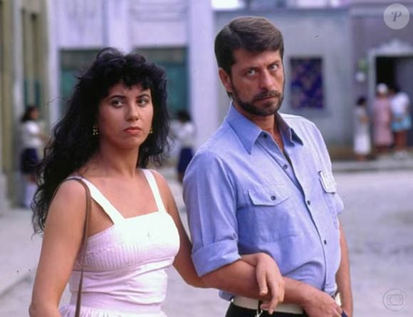 Resumo da novela 'Tieta': Laura e Dário prometem seguir o combinado com Carol.