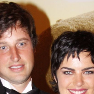 Ana Paula Arósio permanece isolada desde então e deu fim à carreira de atriz. Há 10 anos, ela vive uma pequena cidade da Inglaterra com o marido, Henrique Plombon Pinheiro