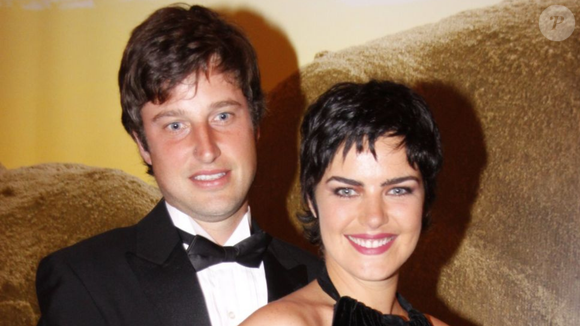 Ana Paula Arósio permanece isolada desde então e deu fim à carreira de atriz. Há 10 anos, ela vive uma pequena cidade da Inglaterra com o marido, Henrique Plombon Pinheiro