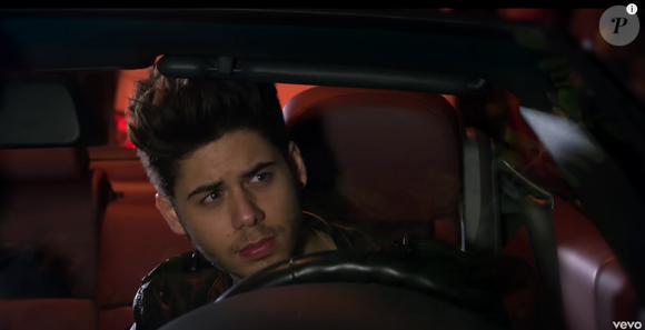 Conforme foi crescendo, Zé Felipe começou a apostar em um sertanejo mais moderno em suas composições