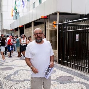 Otávio Muller na manifestação em Copacabana contra a anistia dos condenados pelo golpe de 8 de janeiro