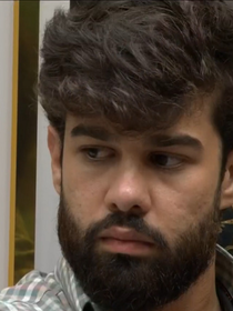 Paulo Augusto é EXPULSO do ‘BBB 26’ após empurrão em Jonas; veja a reação do veterano ao receber a notícia