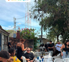 Virgínia Fonseca e Vini Jr. curtem churrasco em São Gonçalo com mesa cheia de amigos e comidas