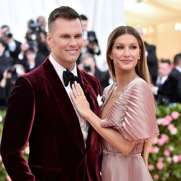 De acordo com o Daily Mail, Tom Brady guardou em uma gaveta a carta escrita por Gisele Bündchen e, em noites de reflexão, retirava o documento para reler e se lembrar de que precisava cuidar do casamento com a mesma dedicação que destinava à carreira