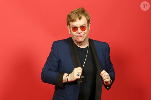 Elton John nasceu em 1947: a psicologia explica que a disciplina era a chave para a educação.