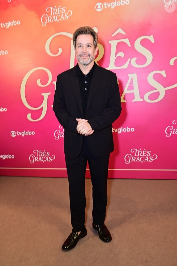 Murilo Benício interpreta Santiago Ferette em 'Três Graças' e tem 1,76m de altura