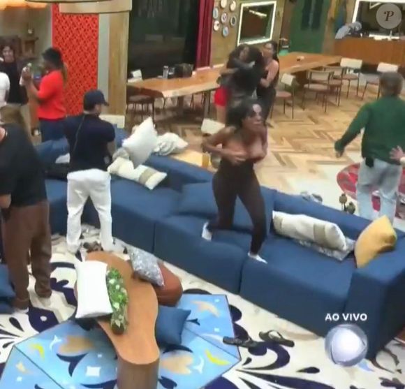 Eliminação em A Fazenda 17: Renata Müller sai, Duda continua e Carol Lekker enlouquece