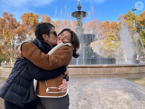Sandra Annenberg também deixou um recado carinhoso, em inglês, na publicação da filha: "Amo vocês duas"