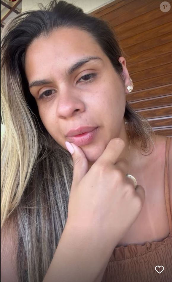 Esposa de Rey Vaqueiro, Thaynan Farias surgiu abatida após o acidente
