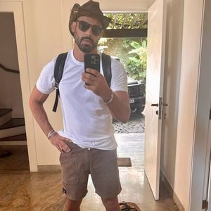 Cauã Reymond esteve envolvido em diversas polêmicas com os bastidores de 'Vale Tudo' nas últimas semanas
