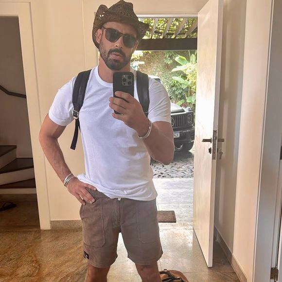 Cauã Reymond esteve envolvido em diversas polêmicas com os bastidores de 'Vale Tudo' nas últimas semanas