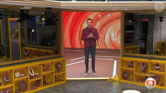 Em vídeo, Tadeu Schmidt emociona ao falar sobre luto e compromisso com o ‘BBB 26’