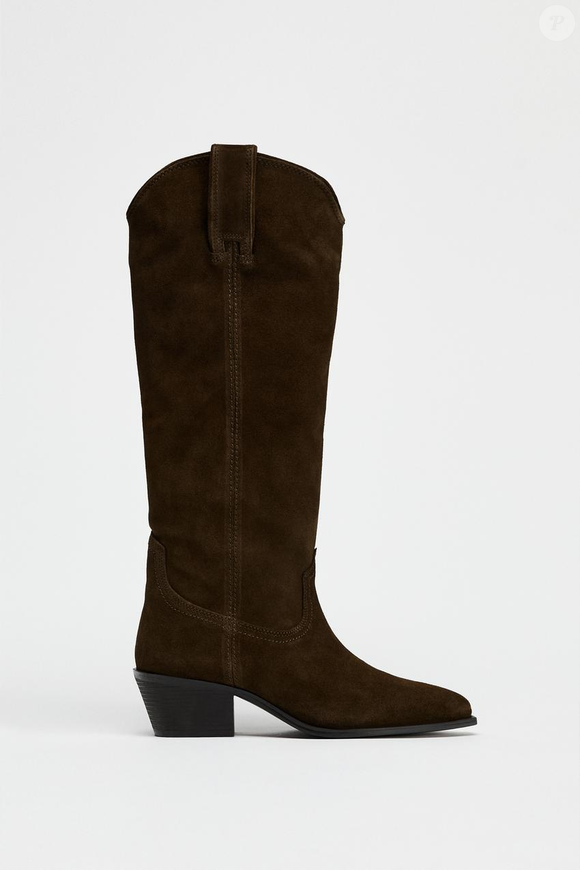 Botas de cano alto de camurça Zara, R$ 849,00