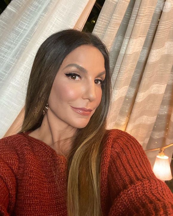 Ivete Sangalo: em 2011 e 2015, a rainha do axé fez dois tweets icônicos que entraram para o hall dos melhores posts natalinos! Claro, no embalo da piada do peru… que nunca perde a graça