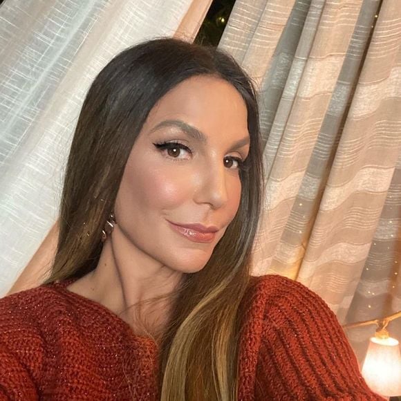 Ivete Sangalo: em 2011 e 2015, a rainha do axé fez dois tweets icônicos que entraram para o hall dos melhores posts natalinos! Claro, no embalo da piada do peru… que nunca perde a graça