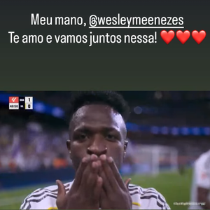 Depois da confusão, Vini Jr. revelou nas redes sociais que a mensagem foi enviada a um amigo com problemas de saúde. Na web, internautas alegaram que o craque disse "Wesley, essa é pra ti. Te amo"