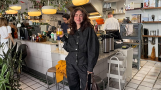 Esses novos Adidas na cor carvão são os tênis mais originais do momento e os favoritos entre as mulheres estilosas