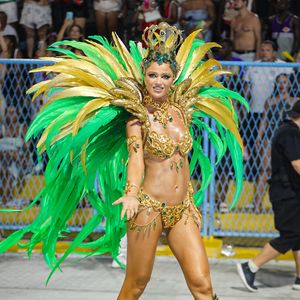 Cintia Dicker homenageou o desfile de Rosa Magalhães para a Imperatriz Leopoldinense em 1996