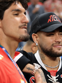 Racharam? Após Neymar chamar Richarlison de 'moleque', Gabriel Medina compartilha post que diz que jogador é 'aposentado' e apaga publicação, diz portal