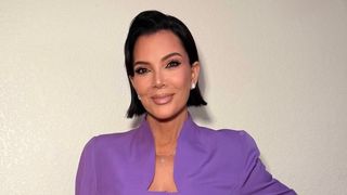 'Uma manchete sobre meu lifting facial está me deixando...': aos 70 anos, Kris Jenner quebra silêncio sobre rumor de que estaria 'furiosa' com médico que fez procedimento no rosto