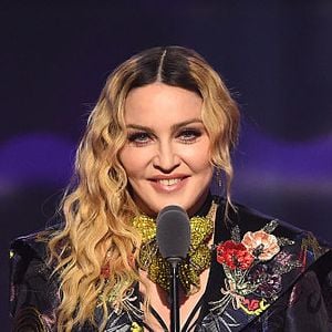 Madonna está em 3º lugar.