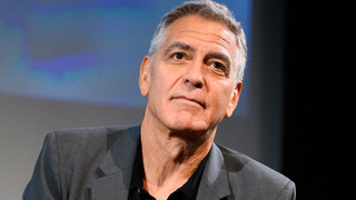 George Clooney, 64 anos: 'Foi um começo difícil. Dormi no chão de um armário por dois anos e, durante cinco anos, fui de bicicleta aos testes de elenco'