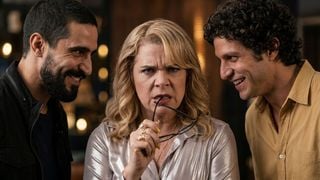 Outubro macabro para Pilar! Vilã de 'Quem Ama Cuida' fica fora de si e desmaia com Pedro vivo e o retorno nada esperado de Heitor