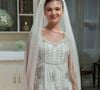 Celeste (Debora Ozório), com vestido de noiva, pronta para seu casamento na novela 'Garota do Momento'
