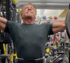 Conhecido pelo físico marcante desde 'Rocky', Sylvester Stallone segue ativo e compartilha reflexões sobre longevidade e condicionamento físico