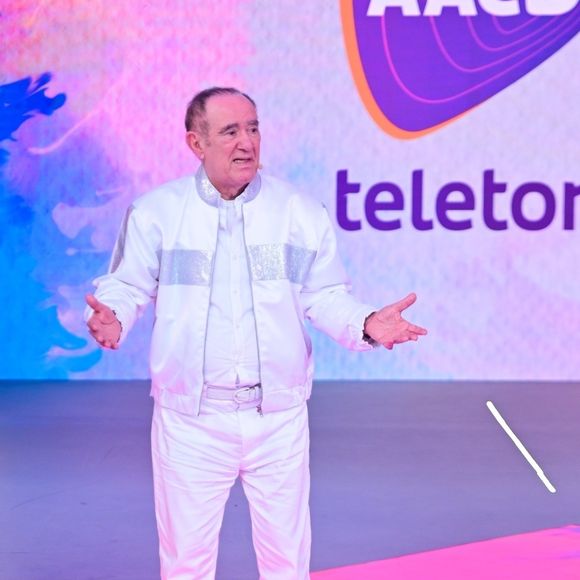 Renato Aragão preocupou fãs com comportamento no 'Teleton', do SBT, em novembro de 2024