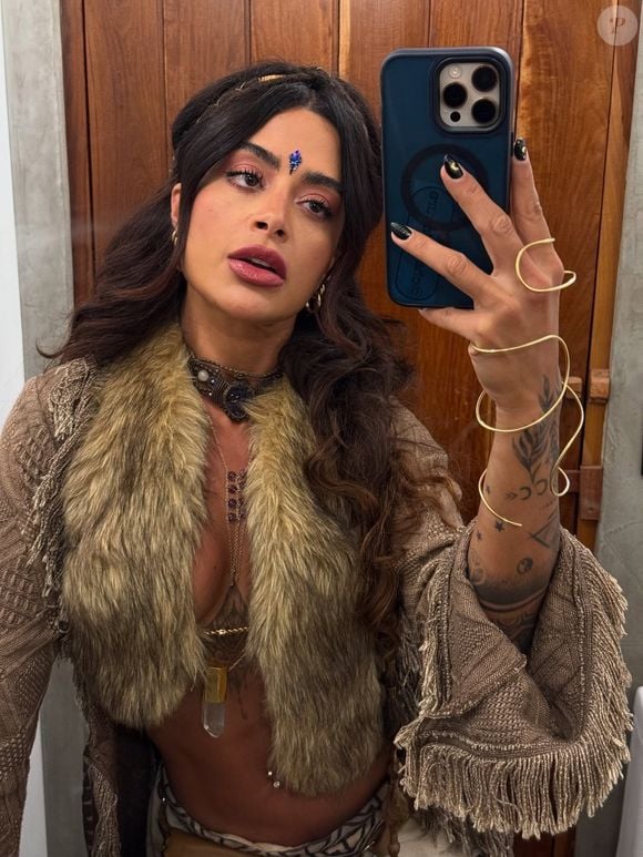 Aline Campos também passou por um transplante de sobrancelhas em 2024