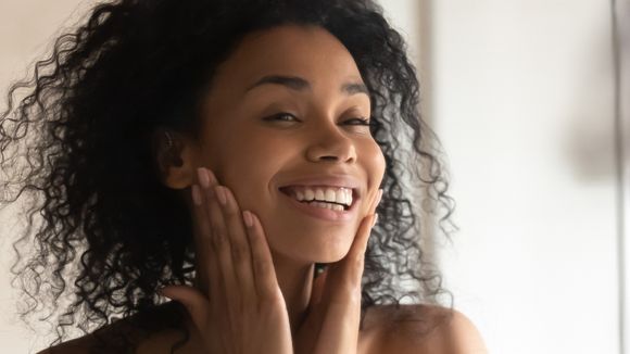 Minha mãe testou e amou: a pele ganha efeito botox natural com creme Nivea e só + 3 produtos baratinhos de farmácia