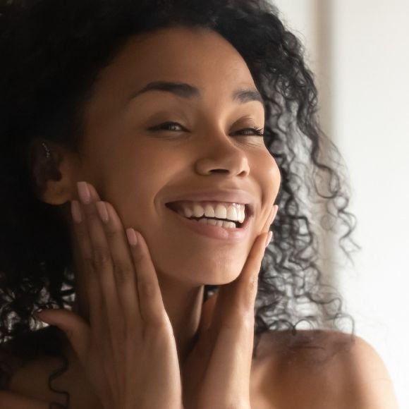 Minha mãe testou e amou: a pele ganha efeito botox natural com creme Nivea e só + 3 produtos baratinhos de farmácia