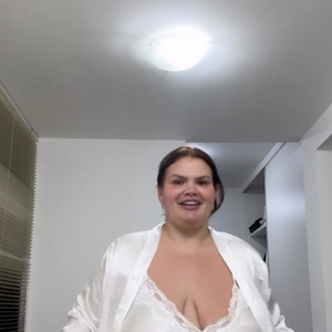 Em seguida, Thais Carla mostrou como está seu corpo atualmente após a perda de 50 kg