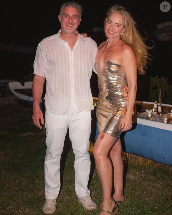 Esposa de Luciano Huck, Angélica tem 51 anos e chama atenção por sua beleza e corpo definido