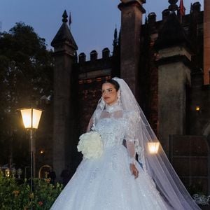 Luana Sales apostou em um vestido de noiva estilo princesa assinado pela Eliane Noivas para subir ao altar com Sidney Sampaio em Vinhedo, interior de São Paulo