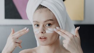 Marta Masi, farmacêutica, sobre o creme Nivea da lata azul: 'Ele pode ser usado no rosto se a pele for seca e tolerá-lo bem, especialmente à noite ou em áreas específicas que precisem de maior proteção'