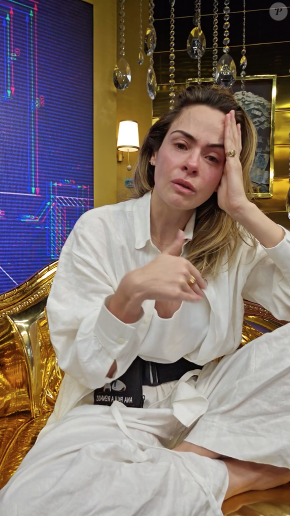 "Graças a vocês, estou aqui dentro. Por causa de vocês, não morri junto", disse Ana Paula Renault já no final do raio-x