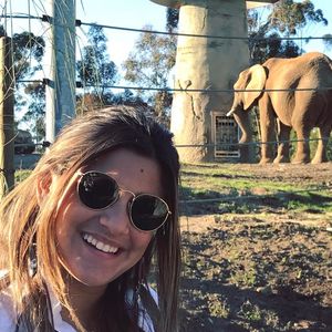 Castanho iluminado sempre foi a cor de cabelo mais frequente de Giulia Costa