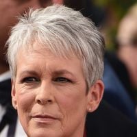 'Eu me arrependi imediatamente': Jamie Lee Curtis admite frustração por cirurgia plástica aos 25 anos por comentário em set de filme
